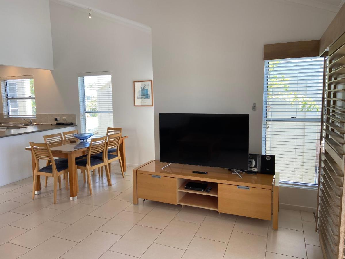 Skippers Cove Waterfront Resort Noosaville Exterior foto